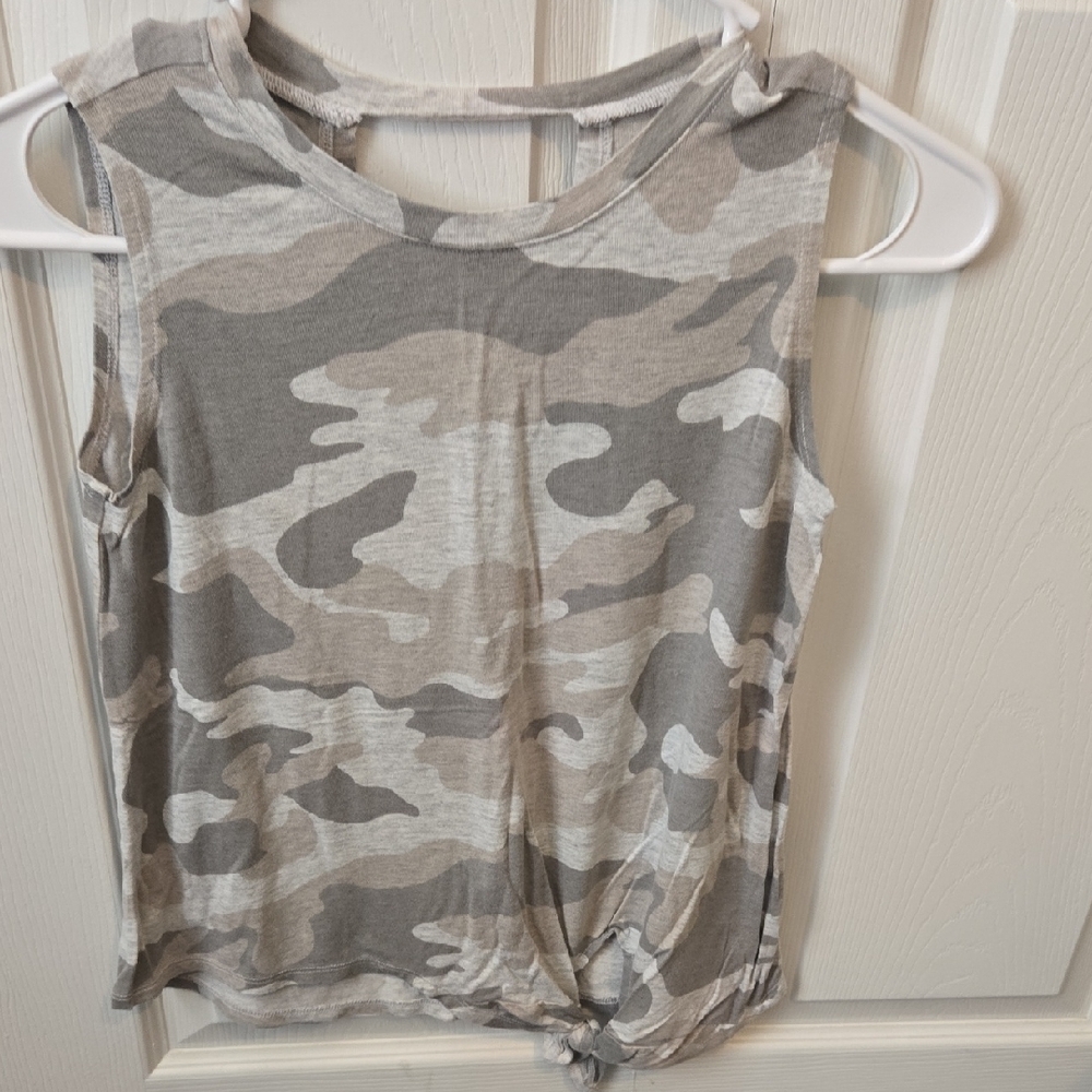 Old Navy Gray Camouflage Tank Top